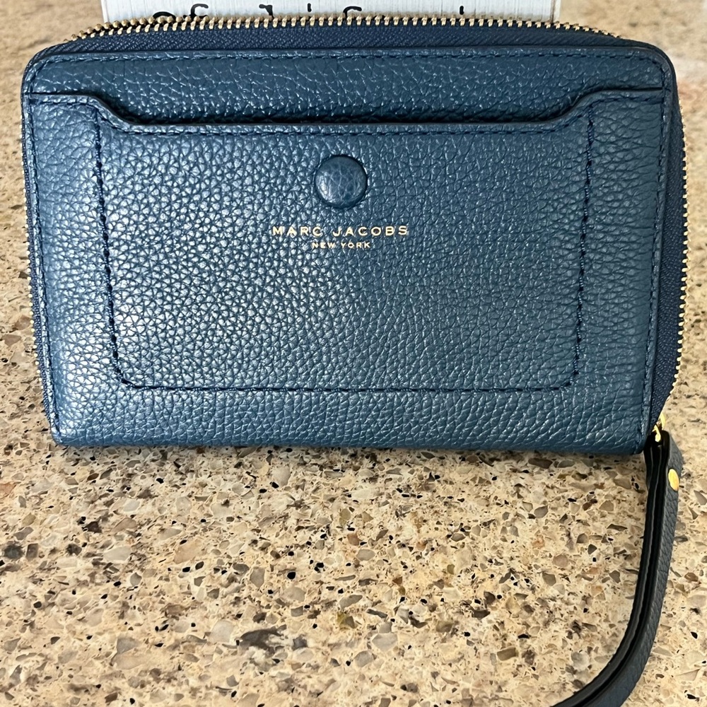 🔥MARC JACOBS Empire City Wristlet Clutch Blue Pebble Leather (NWOT) Paid $150🔥